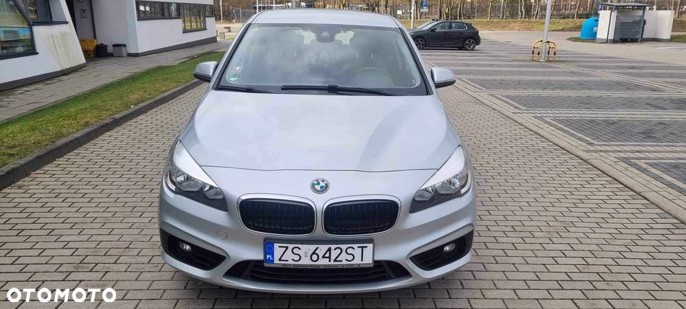 BMW Seria 2 218d - 4