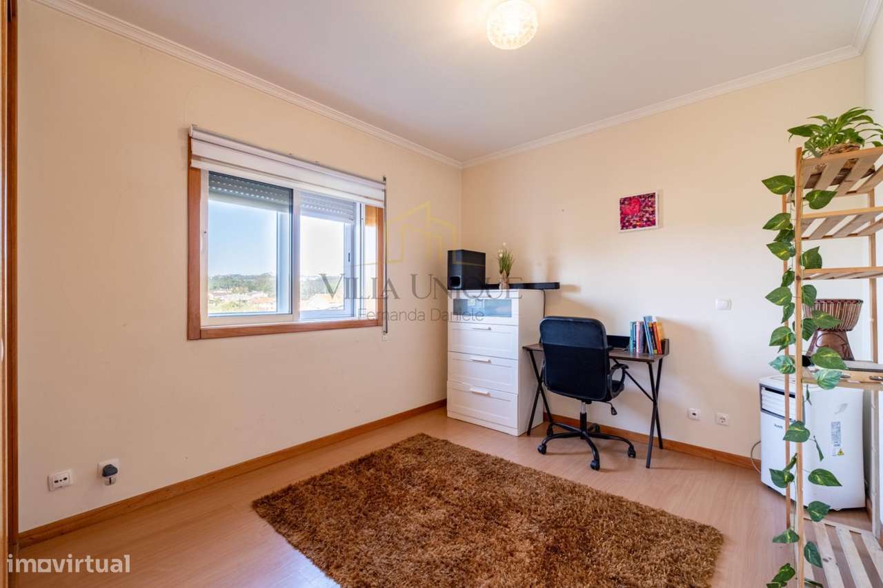 Apartamento T3 com Varanda e Garagem na cave para 2 carros em Fornos-22