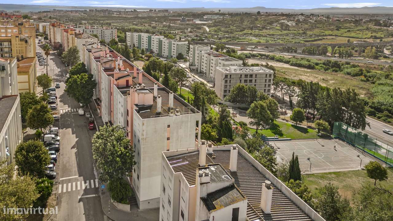 Apartamento T3 com parqueamento privativo (Monte da Caparica)-30