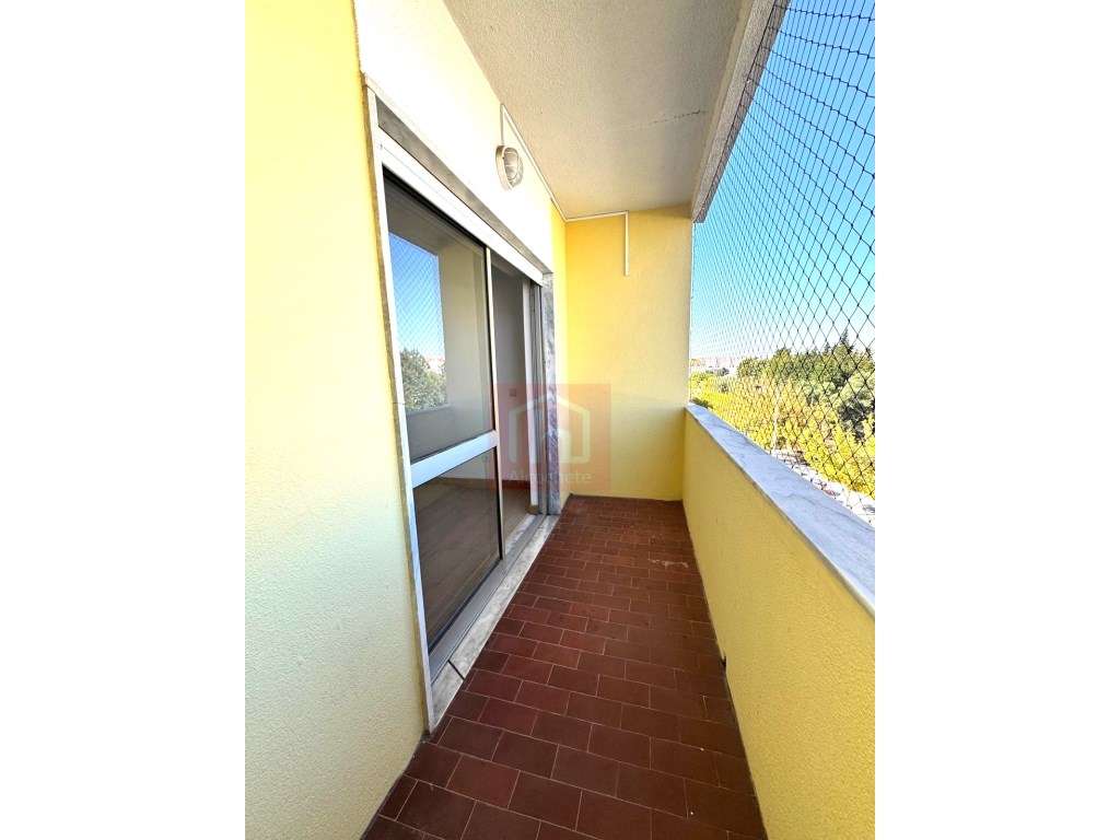 Apartamento T3 no centro do Montijo-17