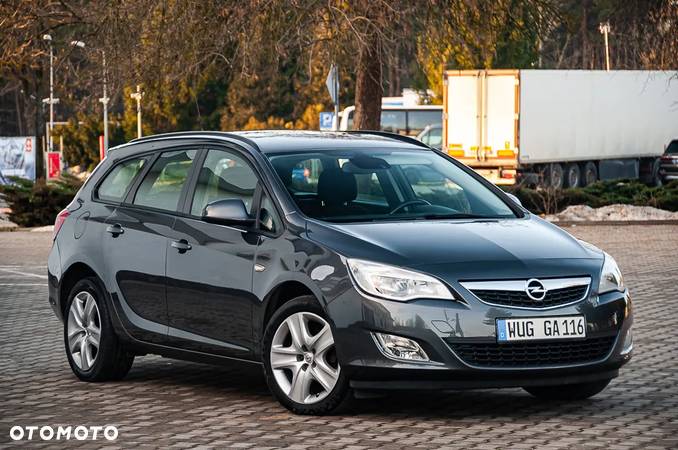 Opel Astra 1.4 Turbo Sports Tourer - 2