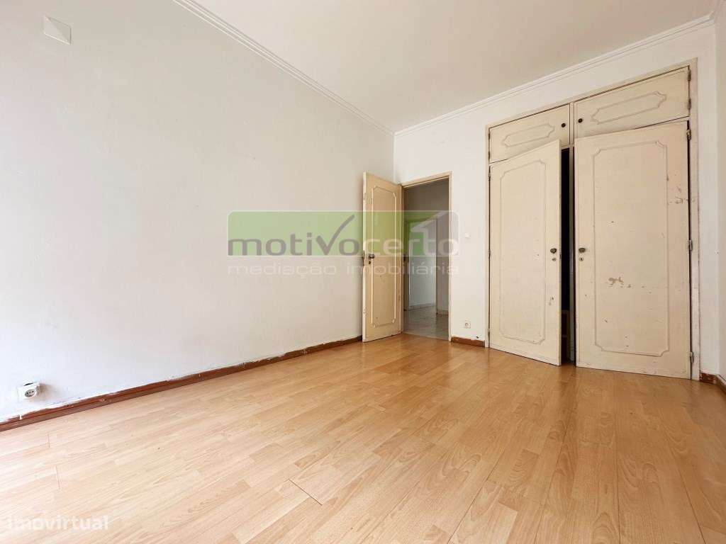 Apartamento T2 em remodelação total, na Figueirinha, Oeiras-6