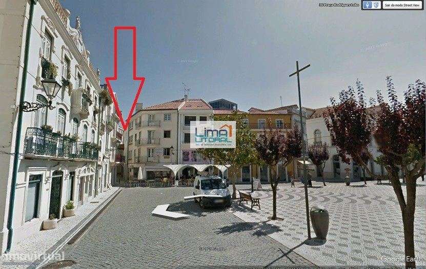 Prédio devoluto para habitação e comércio - Zona Histórica de Leiria-5