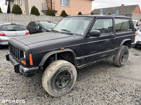 Jeep Cherokee - 10