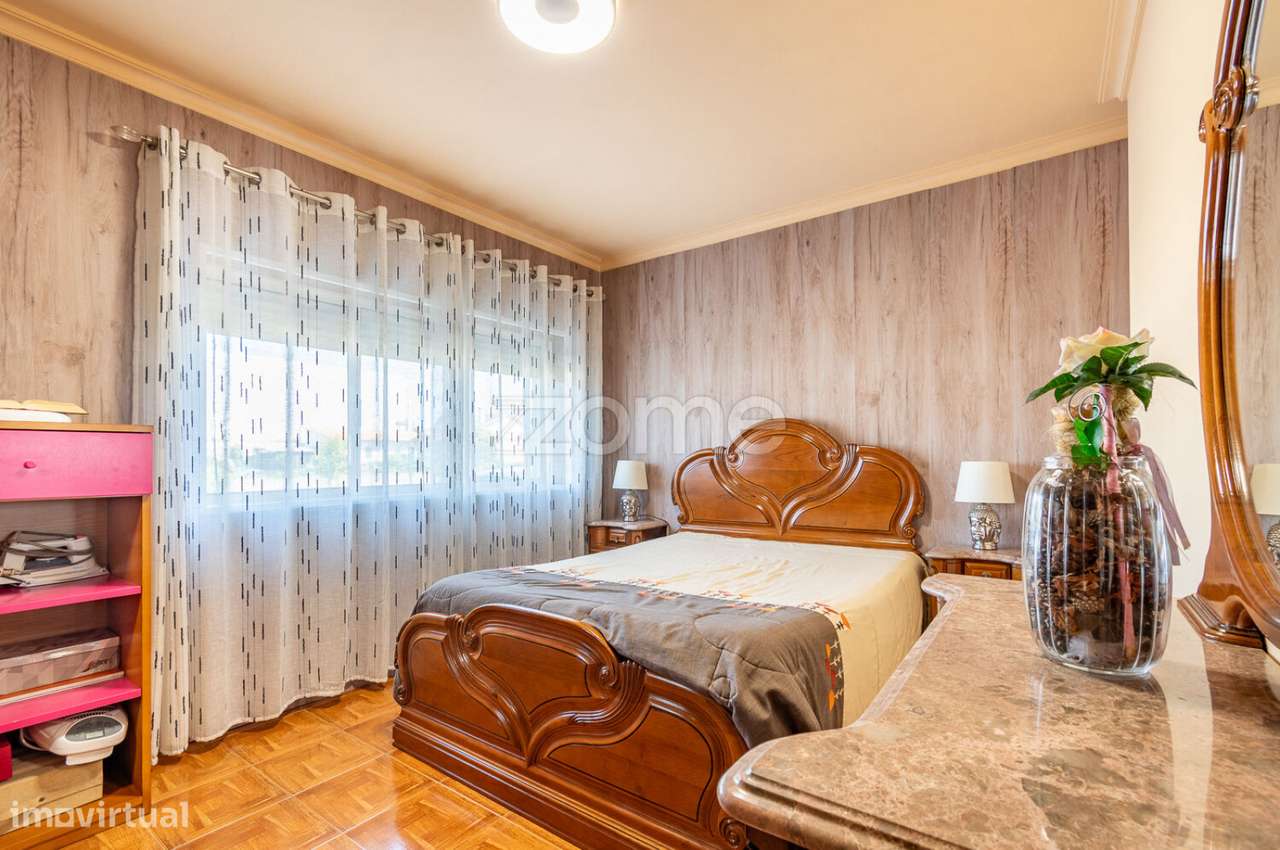 Apartamento T2 Com Garagem Sobrosa Paredes