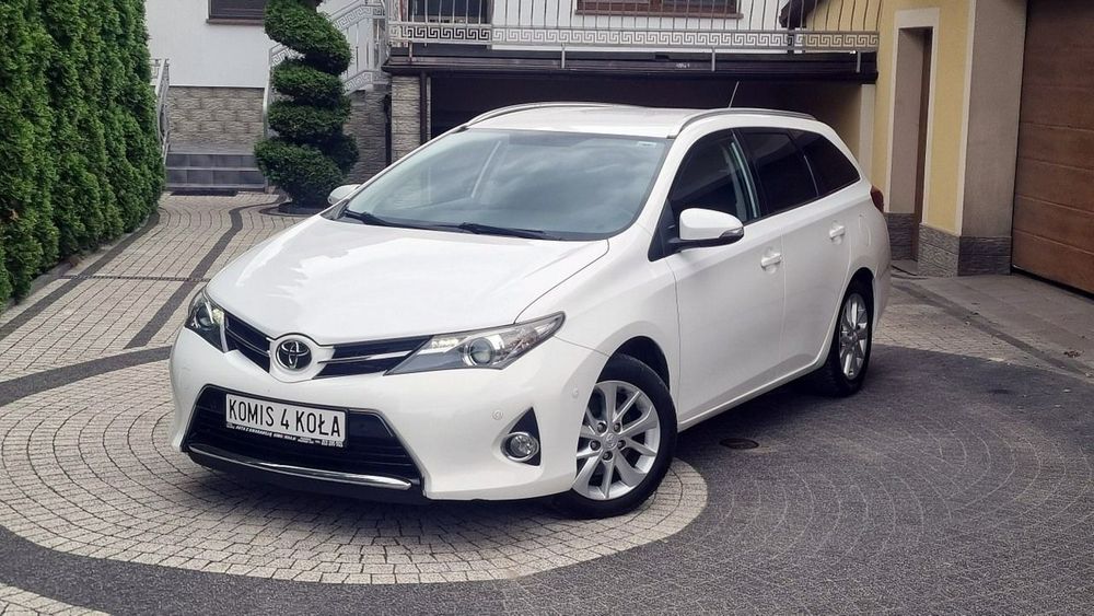 Toyota Auris II (2012-) 2014