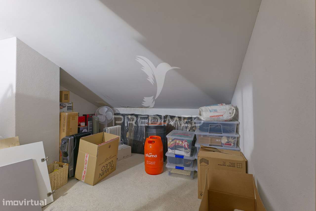 T3 em excelente estado com varanda, perto de Loures e acessos a Lisboa-18