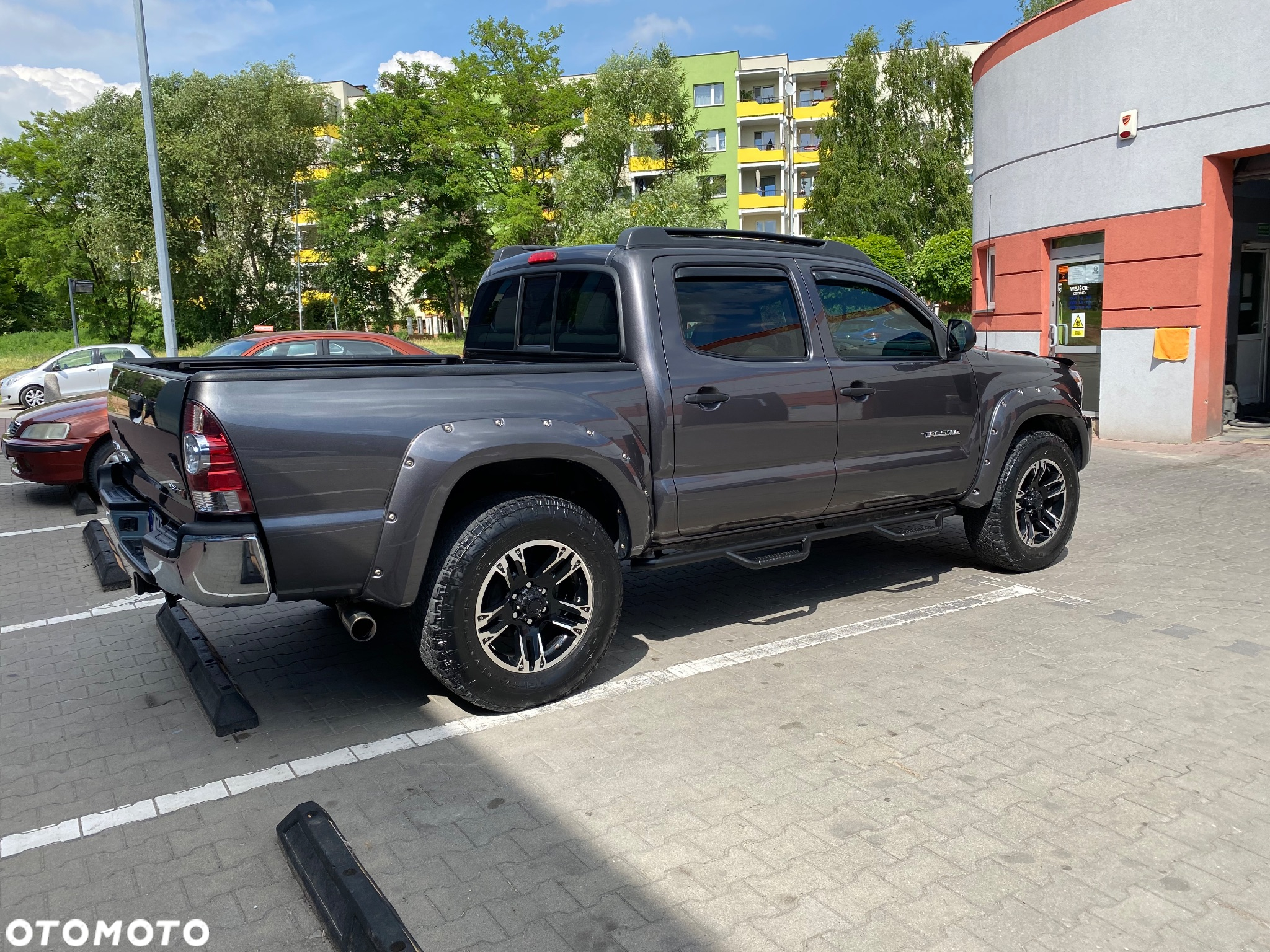 Toyota Tacoma - 6