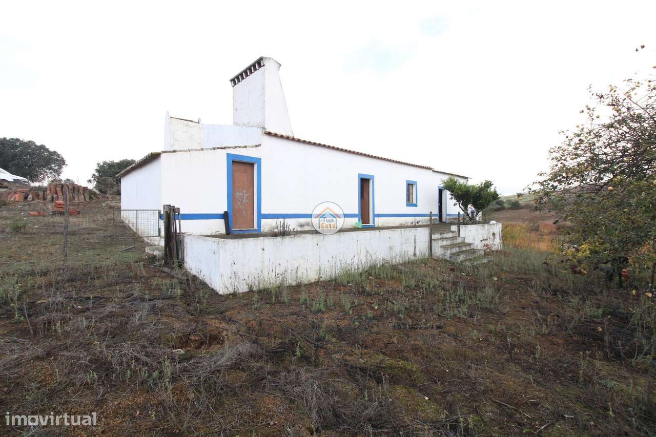 Herdade com 13,8 Hectares Localizada a 5 Kms da Vila de Redondo - Grande imagem: 4/51
