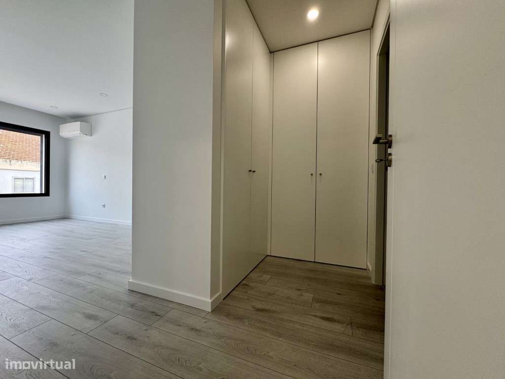 Apartamento T2 | Suíte | varanda |open space | Arrecadação-8