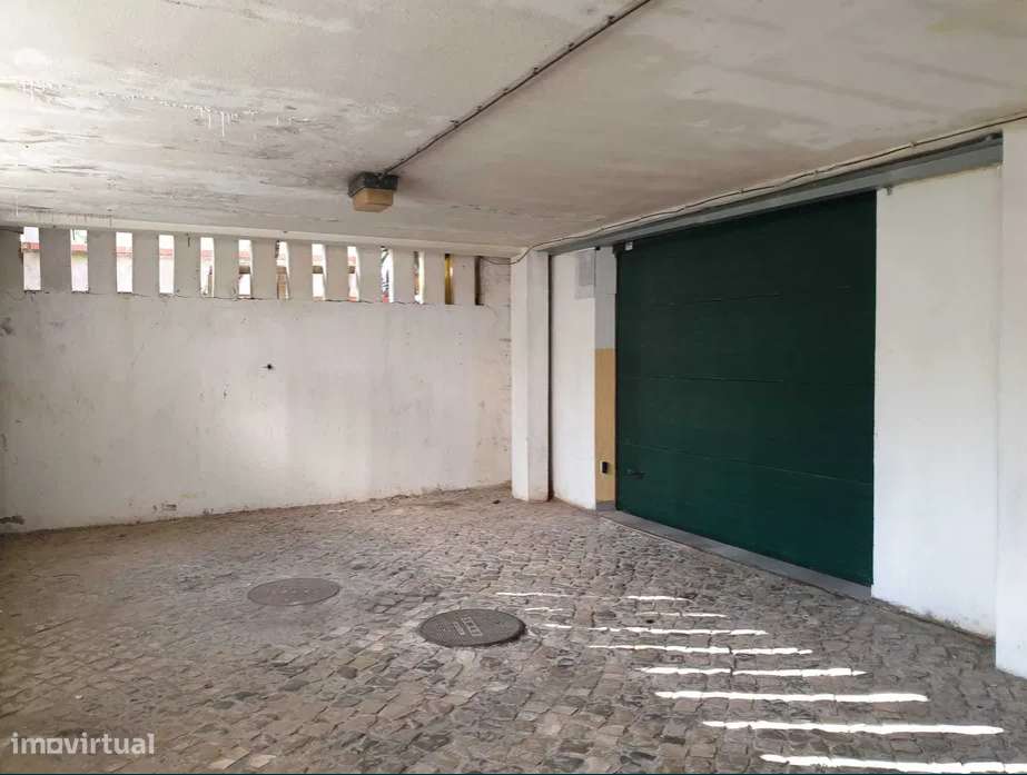 Arrenda-se Garagem Box na Charneca da Caparica com 16m2 - Grande imagem: 5/6