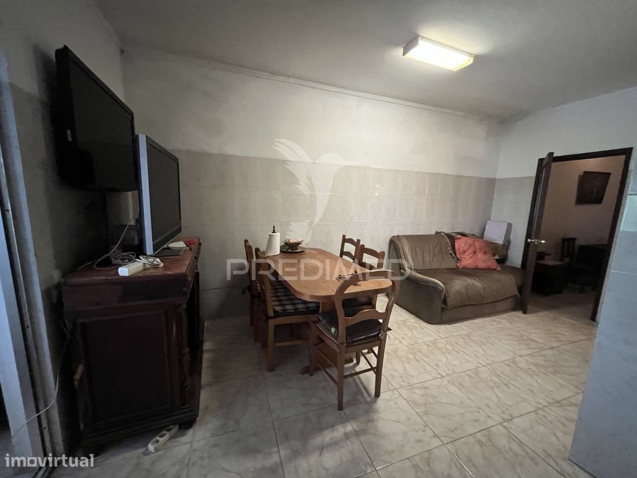 Moradia T2+1 com amplo quintal e poço em Alfundão.-7
