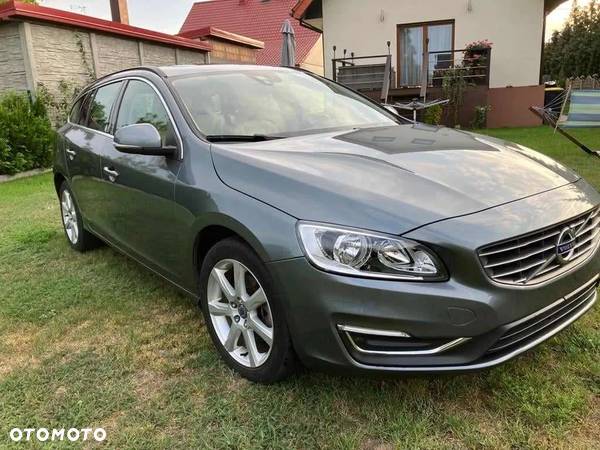 Volvo V60 T5 Drive-E Dynamic Edition (Kinetic) - 3