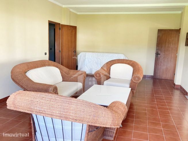 Moradia T3 com Armazém e Terreno de 9 640m2 em Olho Marinho, Óbidos-18