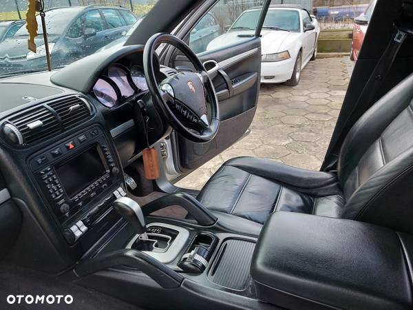 Porsche Cayenne Tiptronic S - 10