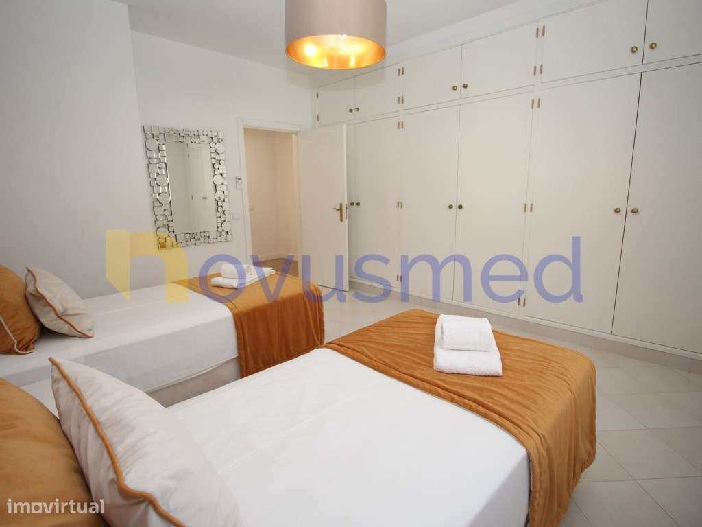 Moradia com 7 quartos localizada no centro de Albufeira. - Grande imagem: 5/51