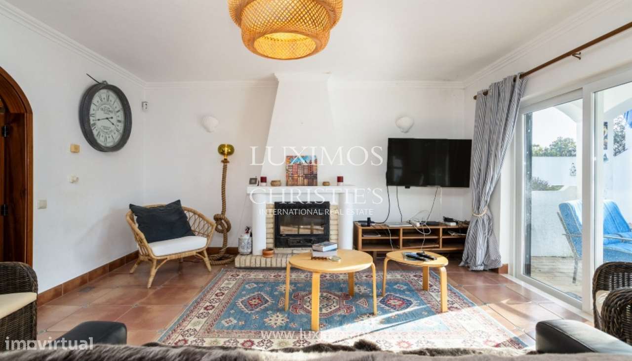 Moradia V3 com piscina para venda em Santa Bárbara de Nexe, Algarve - Grande imagem: 5/25