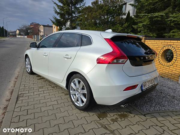 Volvo V40 D3 Inscription - 11