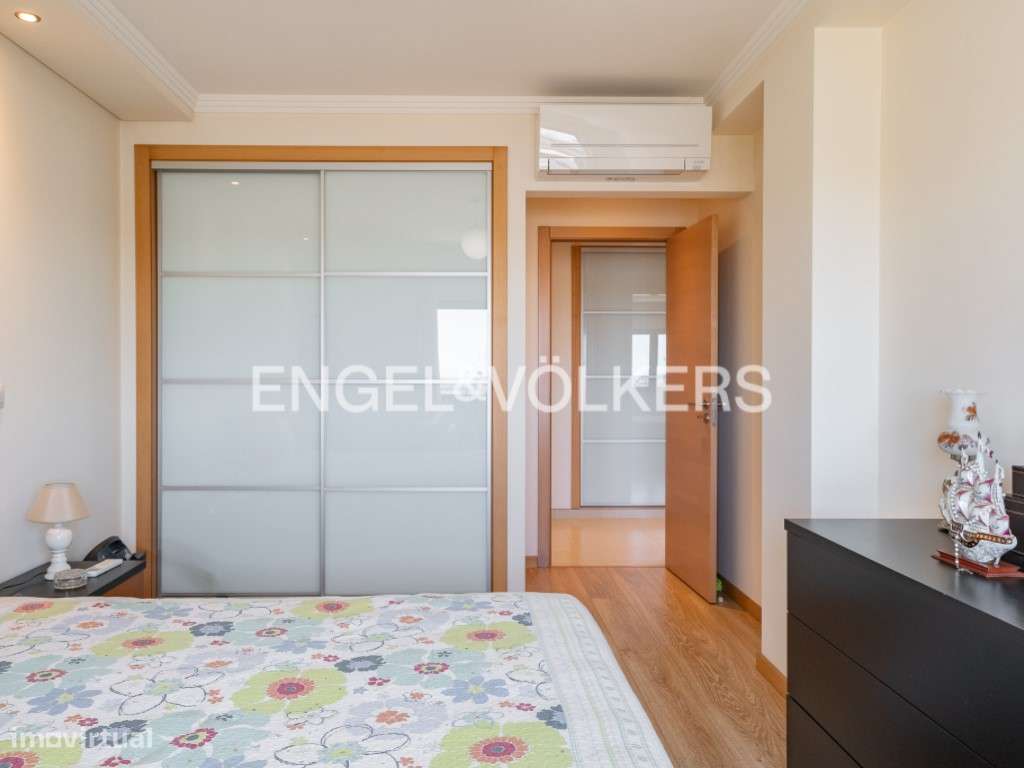 Exclusivo Duplex T2+1 com Terraço Privativo e Vista Panorâmica-12