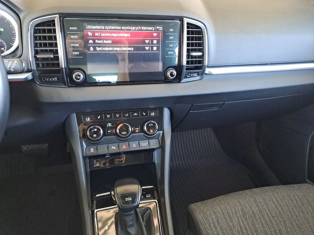 SKODA KAROQ 1.5 TSI ACT Style DSG Kamera HAK SmartLink Salon PL ASO 1wł VAT-MARŻA