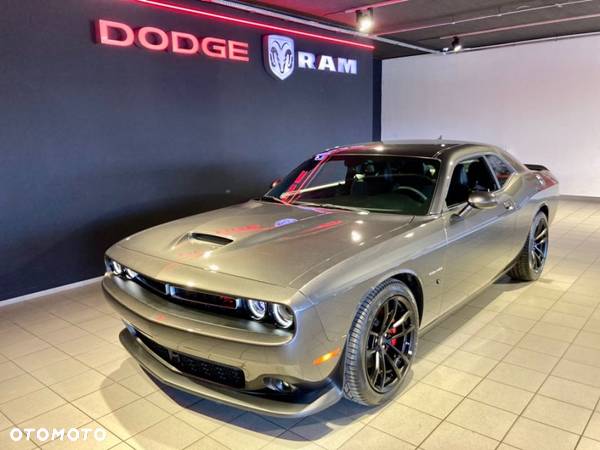 Dodge Challenger 5.7 R/T - 2