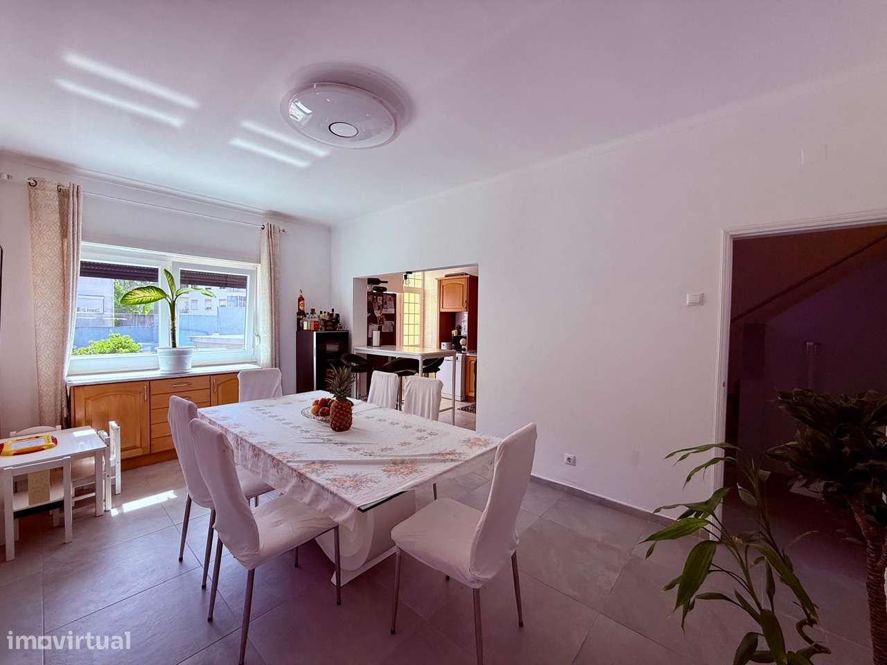 Moradia de 4 quartos, inserida num terreno com 367 m².-10