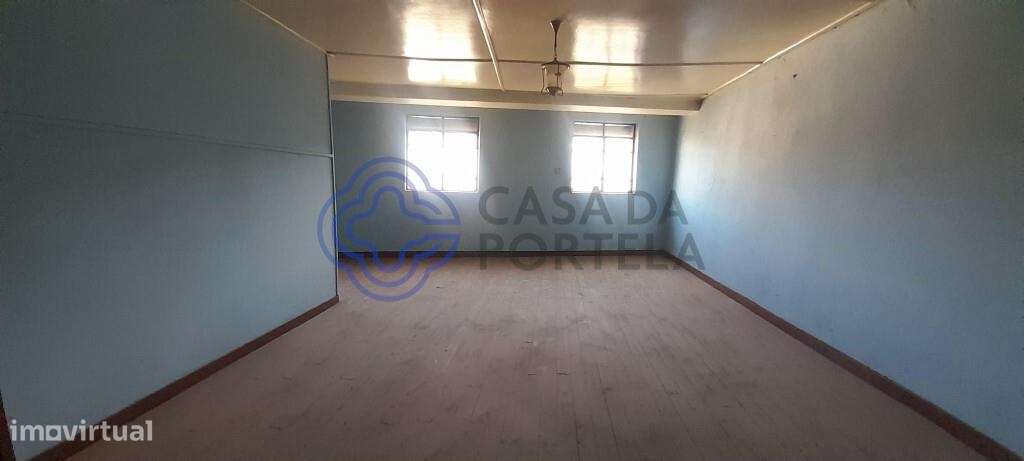 Moradia para Restauro no Centro da Vila de Silvares - Grande imagem: 4/9