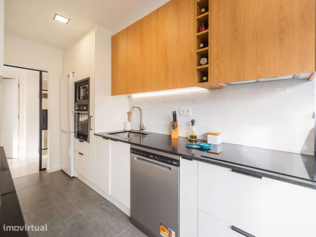 T2 Remodelado Centro de Linda-a-Velha-4