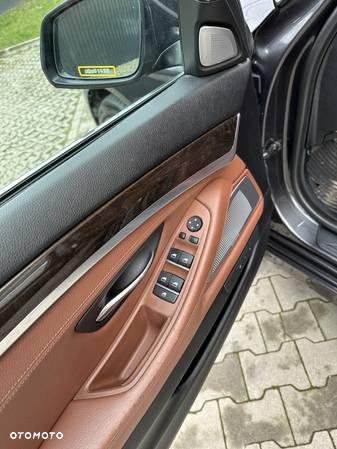 BMW Seria 5 535d xDrive Touring Sport-Aut - 14