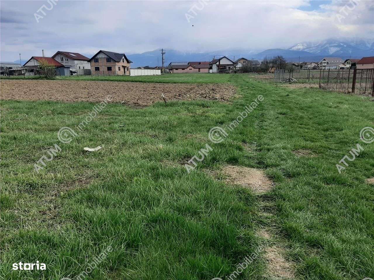 eren intravilan 1400 mp de vanzare pe Valea Avrigului - Imagine principală: 3/7