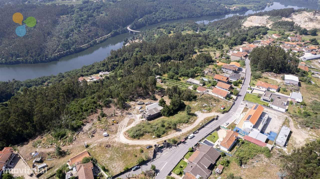 Terreno com 11.500 m² e Elevado Potencial de Construção junto ao rio T-3