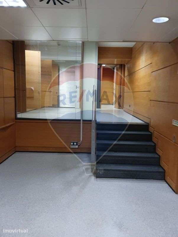 Loja  para arrendamento - Grande imagem: 2/12