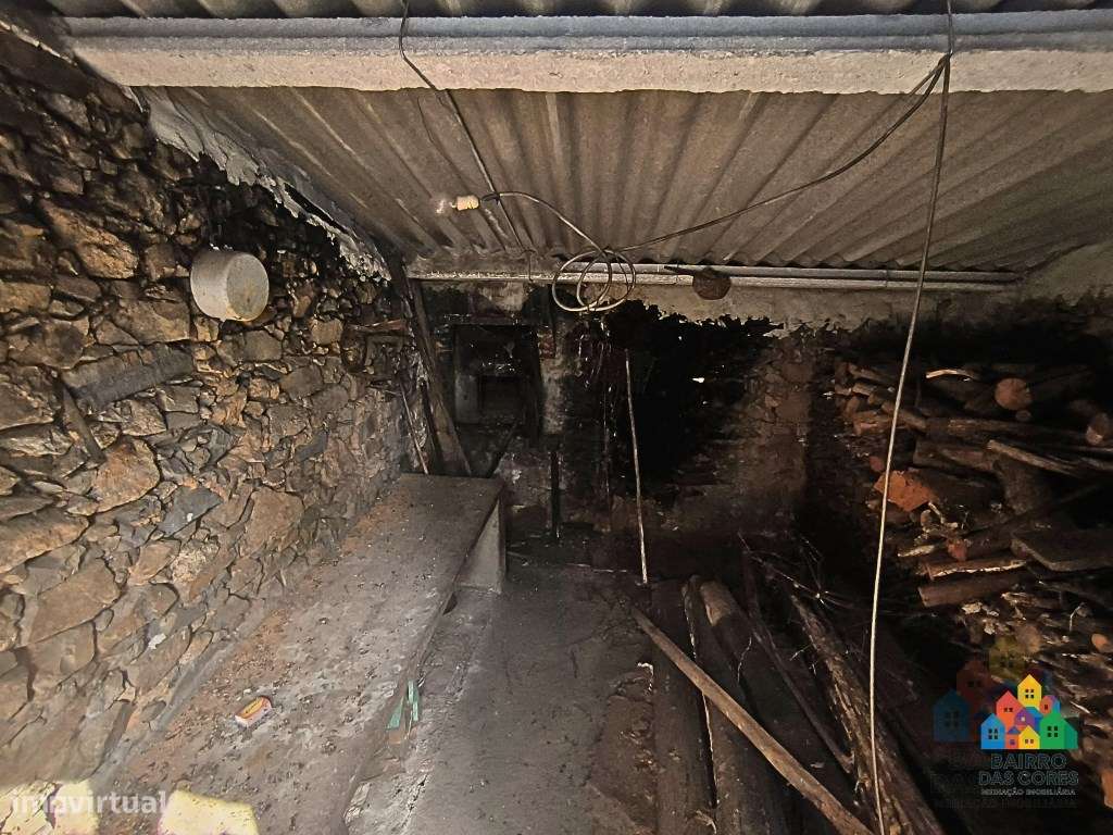 Moradia T4 com terreno junto aos acessos da A23-10