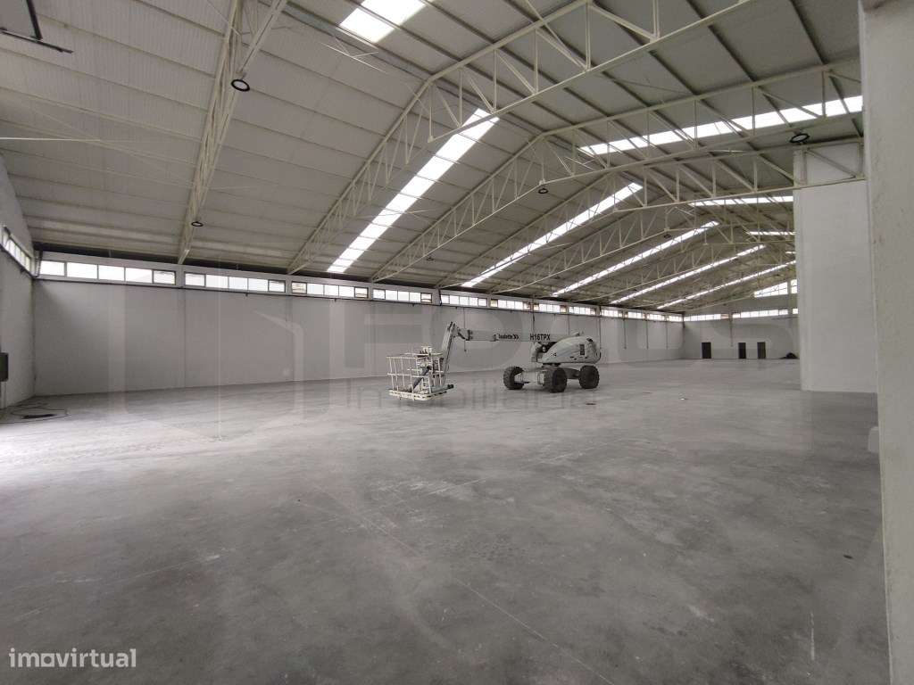 Armazém para arrendamento - Zona Industrial de Oiã - Grande imagem: 5/24