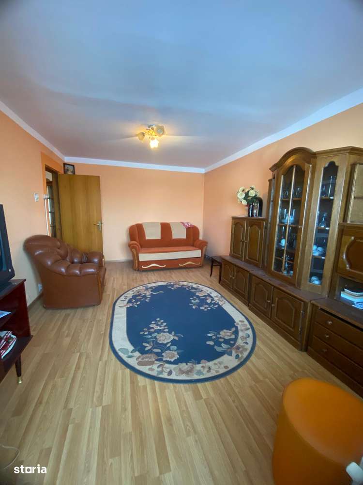 3 DECOMANDATE cu centrala,izolat, termopan, 78mp, balcon 8m,Mioritei-10