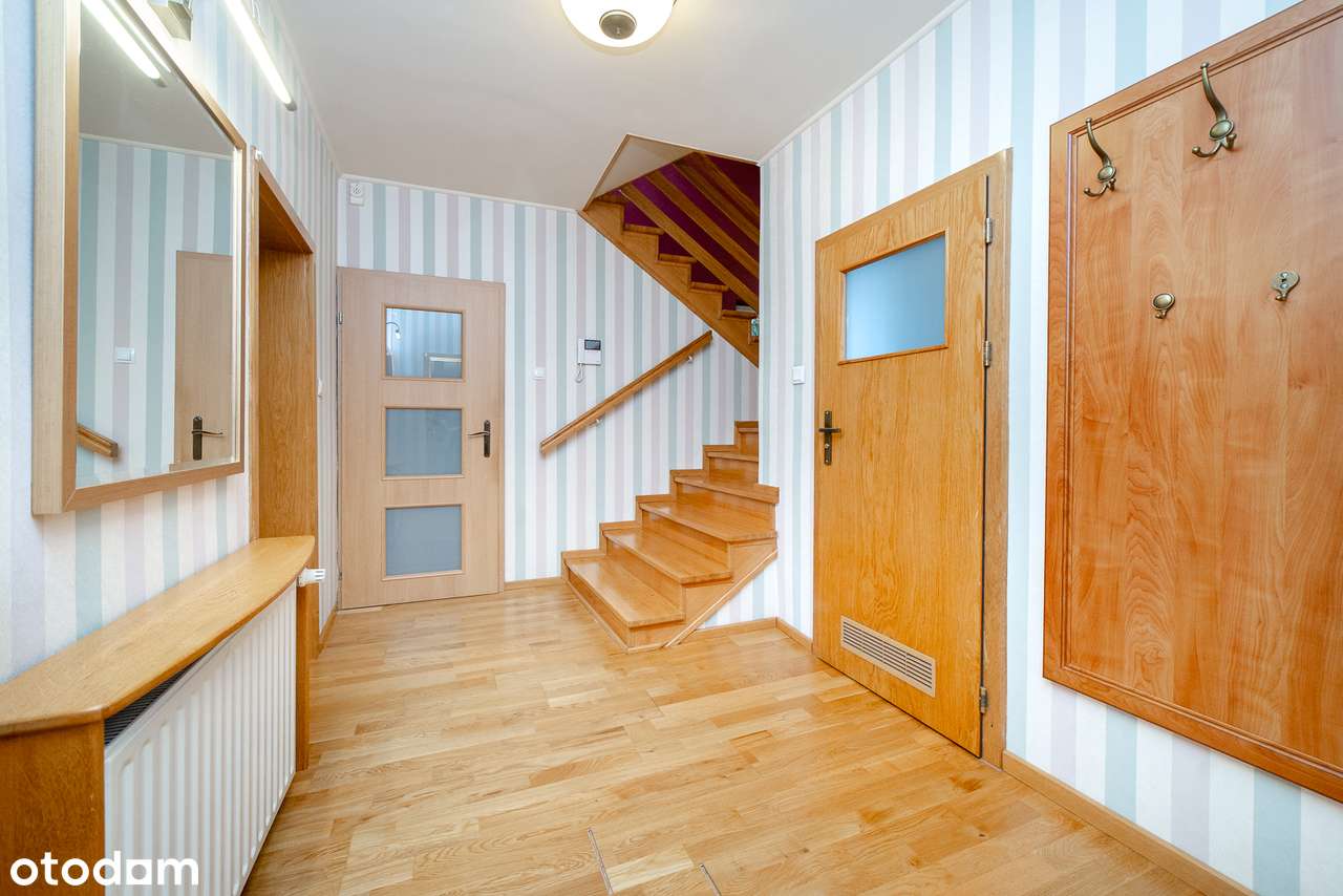 PRZESTRONNY DOM Z PIĘKNYM OGRODEM. KATOWICE PIOTROWICE-5