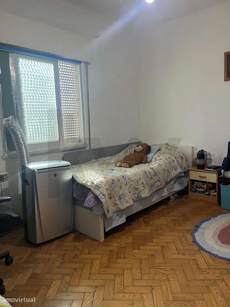 Moradia Tri-Familiar em Duplex T6 com garagem Box , terraço, varanda-14