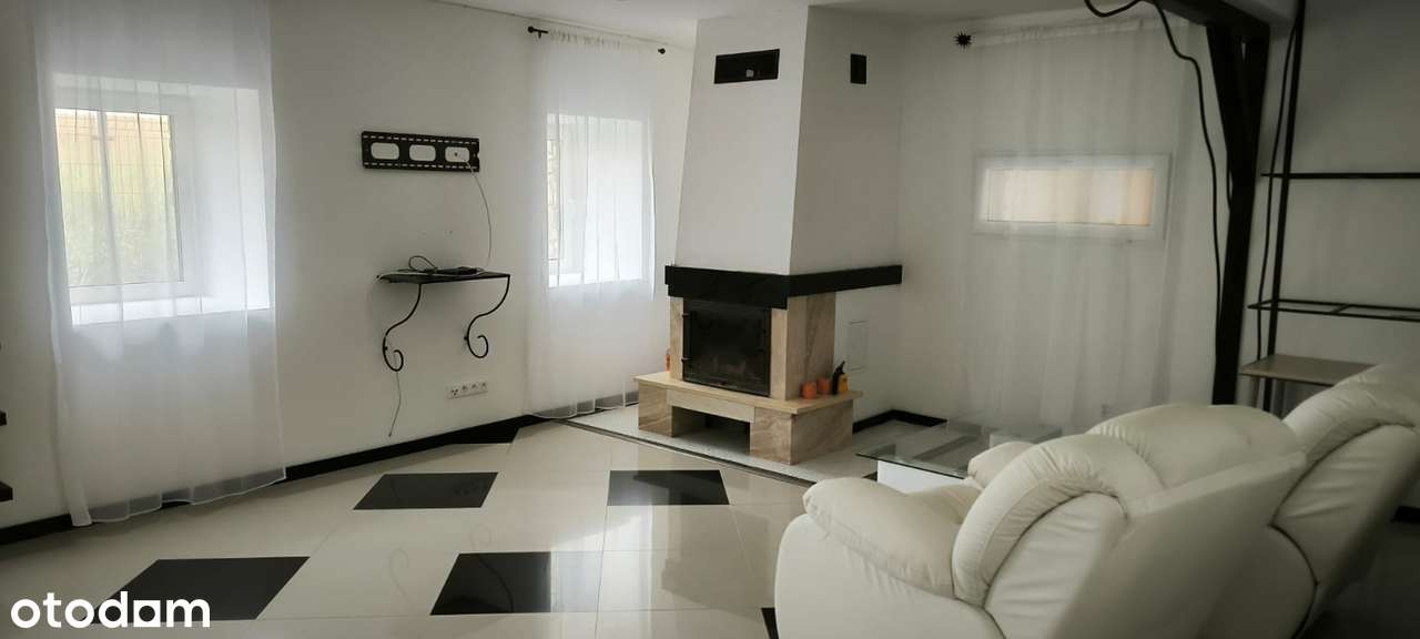 Dom jednorodzinny z basenem i sauną-3