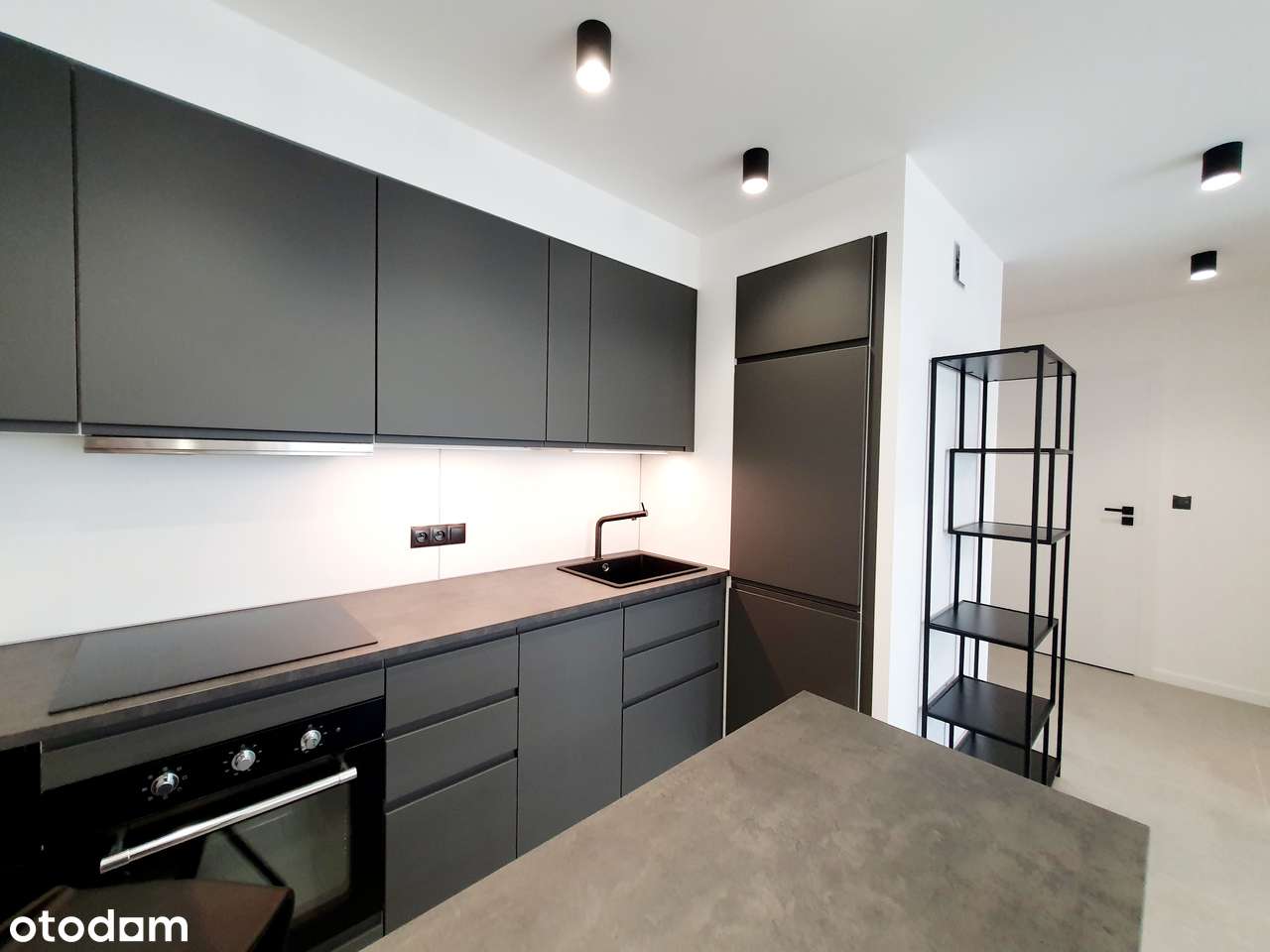 2 min do A4, styl loft, Dolina 3 Stawy- klucze w biurze - Pełny obrazek: 5/12