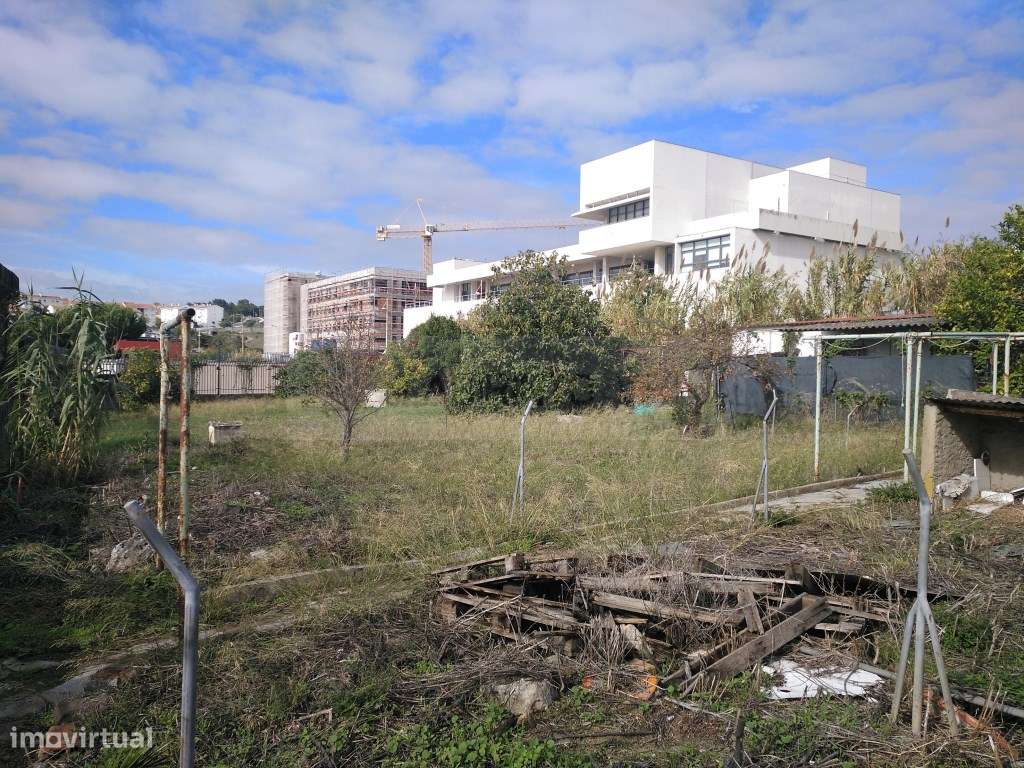 Vende-se Terreno Urbano na Ajuda - Lisboa - Grande imagem: 4/6
