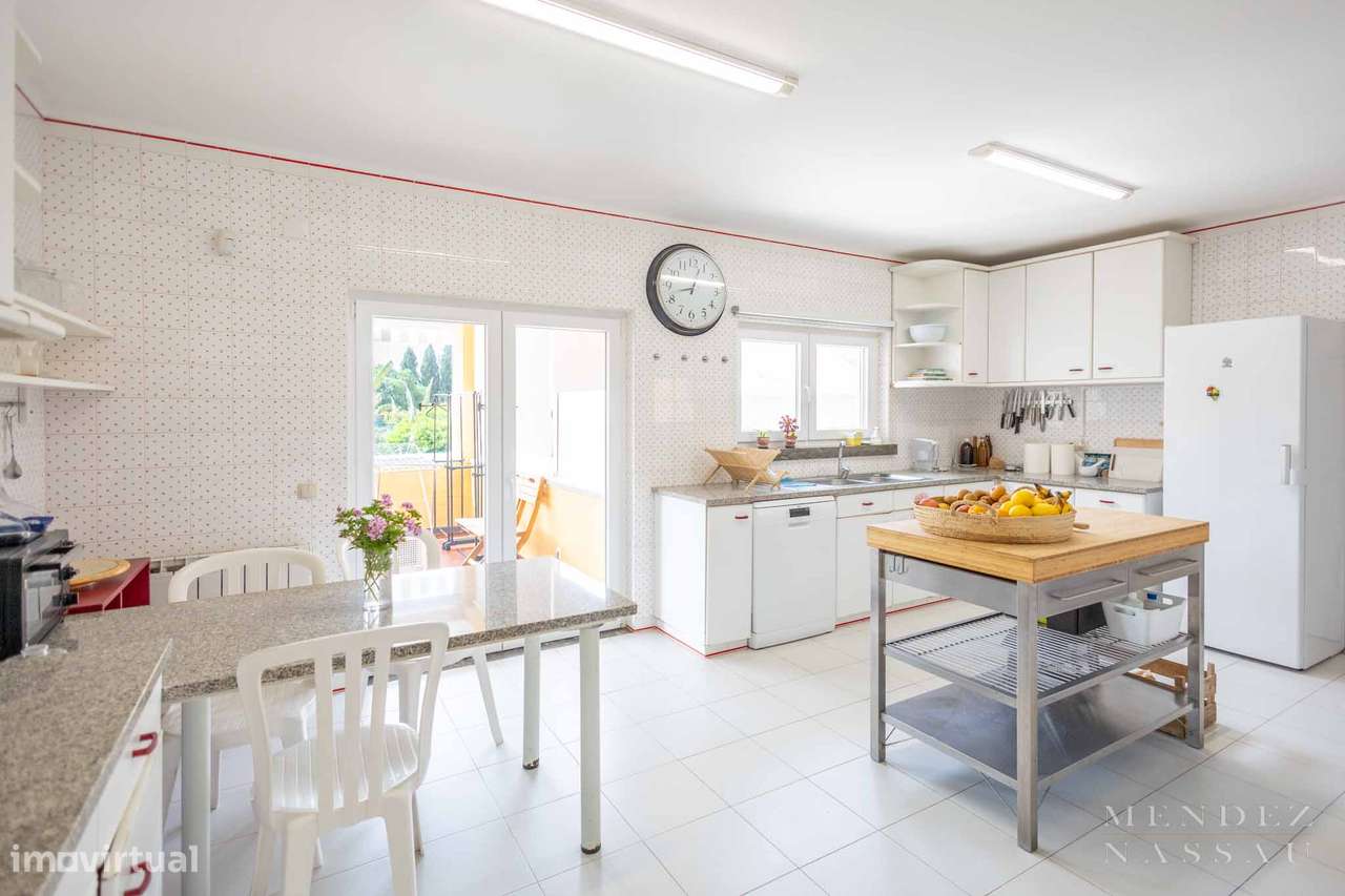 Private Estate - Multi Family - Estoril Villa-33