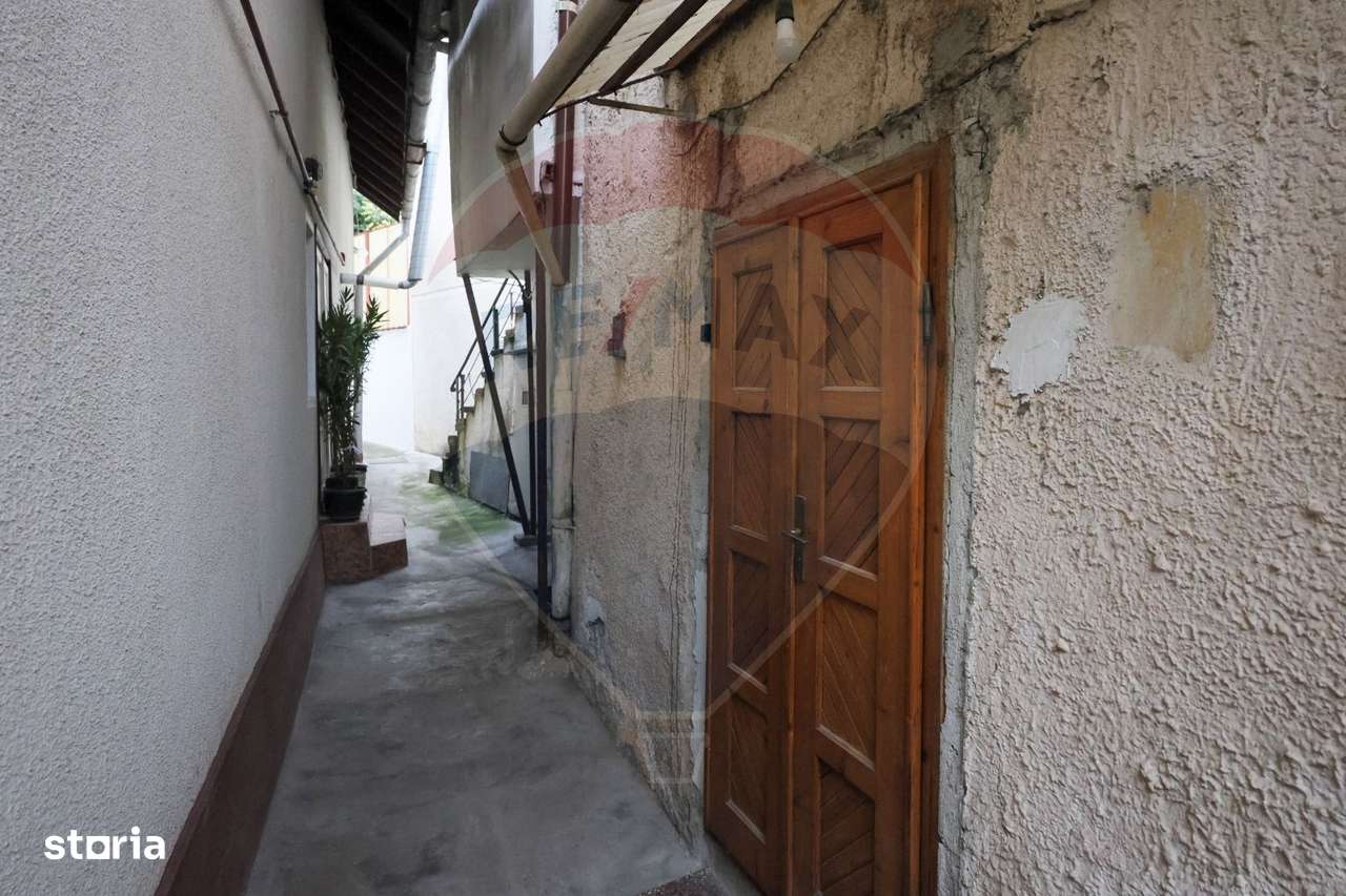 Corp de casă cu 2 studiouri independente, ideal pentru regim hotelier-3