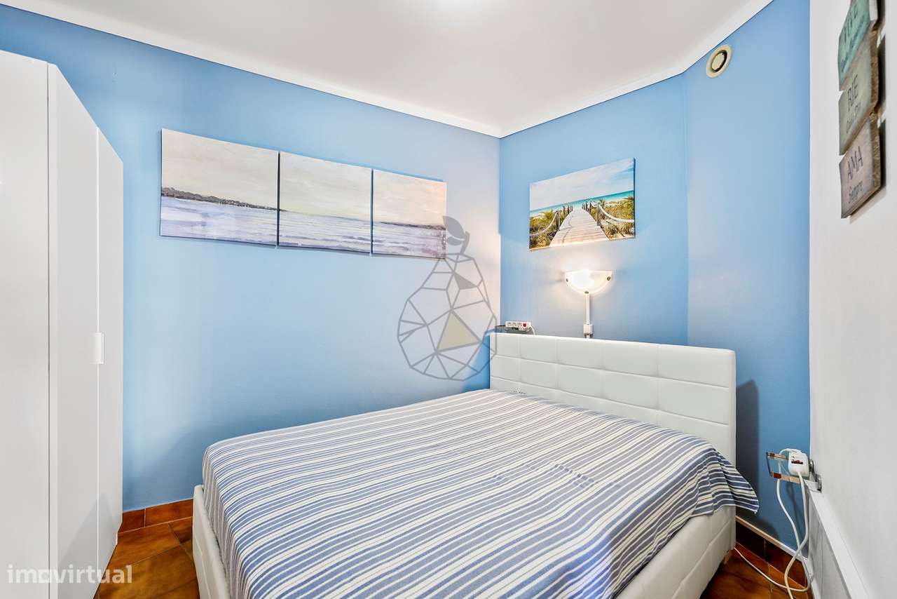 Apartamento  T1 +1 , com Licença de Alojamento Local na Primeira linha-11