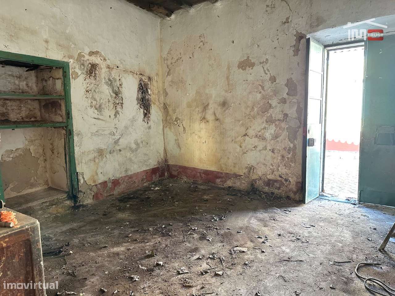 Fantástico Investimento - Moradia com Quintal - Sarilhos Grandes - Grande imagem: 4/32