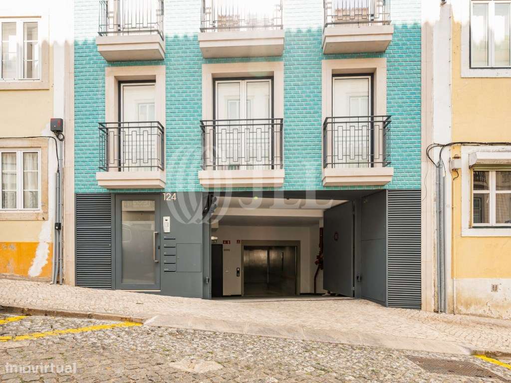 Apartamento T2, com varandas e estacionamento, em Lisboa-44
