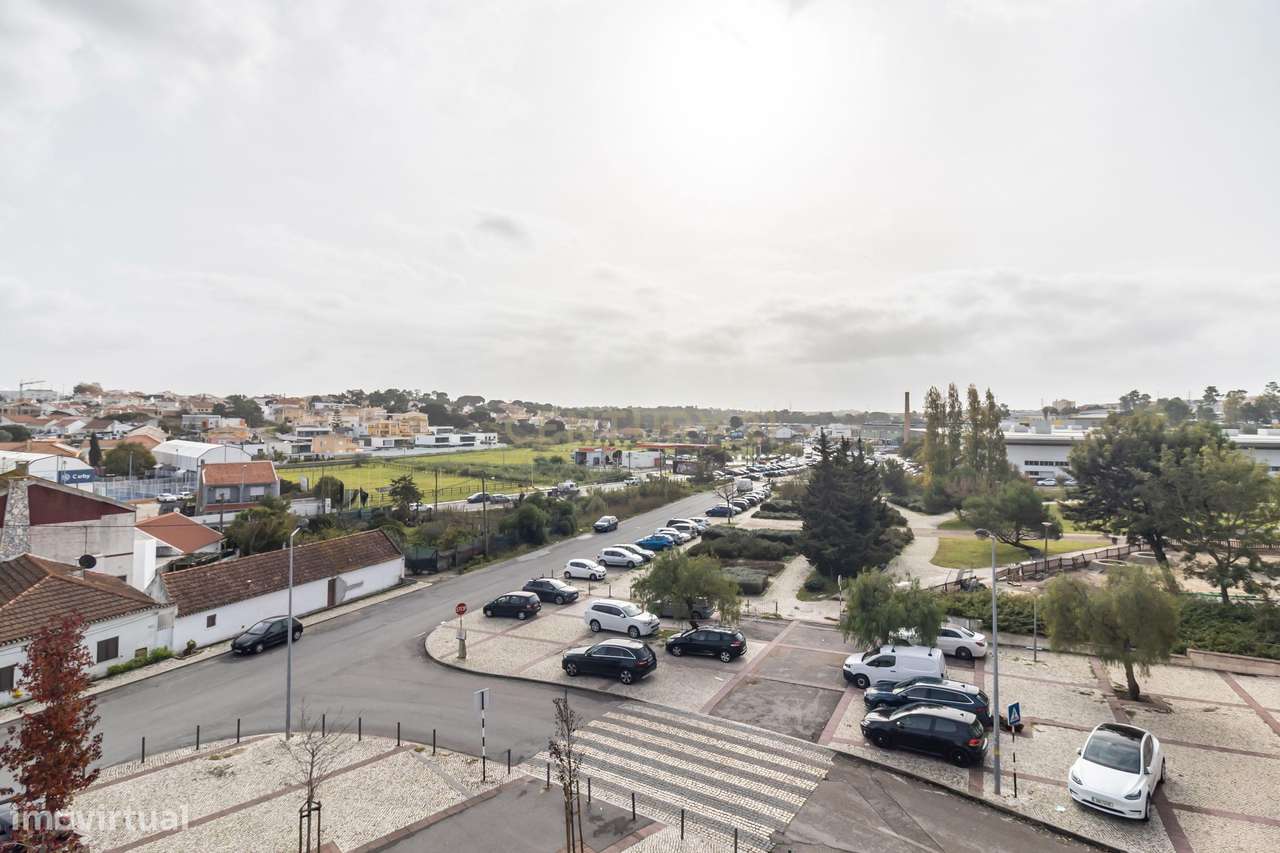 Apartamento T2 na  Quinta do Bom Retiro, Sobreda-27