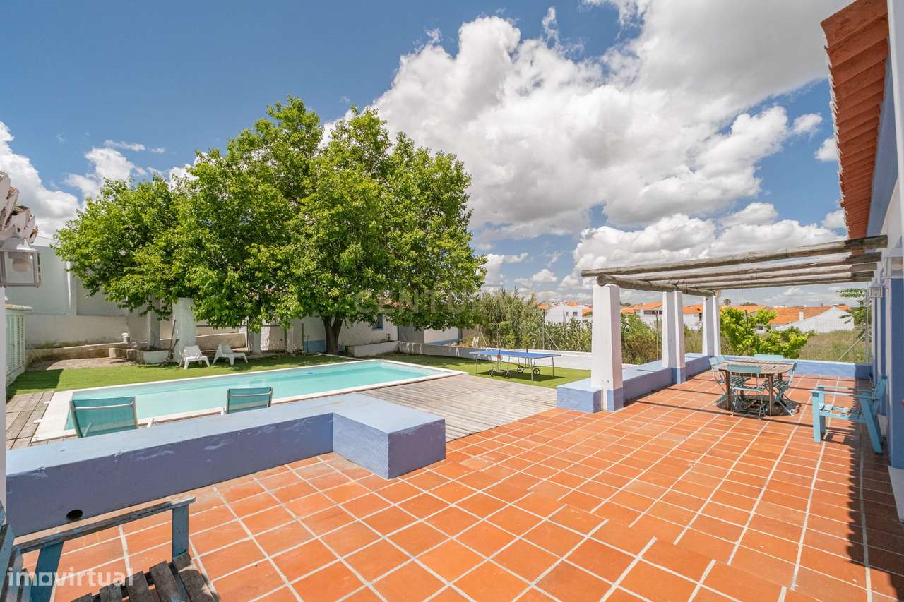 Moradia tradicional alentejana no coração de PEROLIVAS / Reguengos de-28