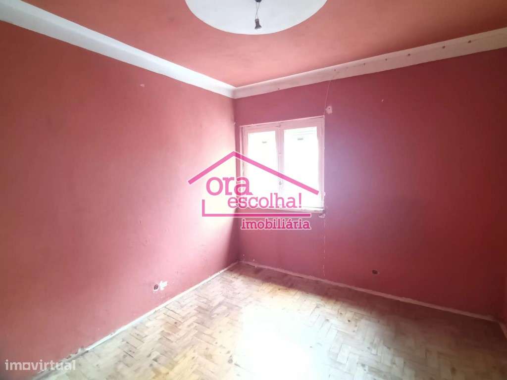 Apartamento T3 em Remodelação Total no Laranjeiro!-6