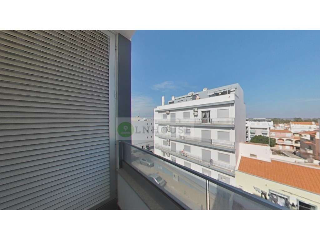 Apartamento de tipologia T1 novo a 250 m da praia de Monte Gordo.-41