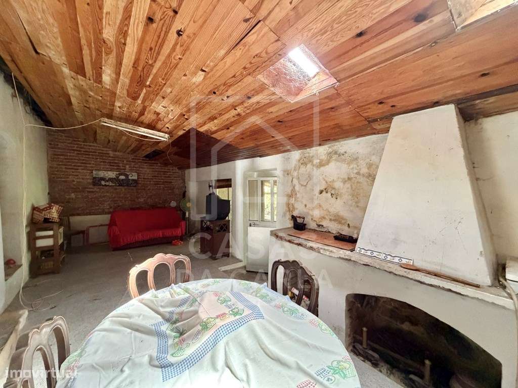 Moradia com 225m2 para remodelação em Beringel-18